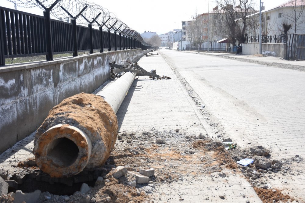 BETON DİREKLER KALDIRILIYOR!