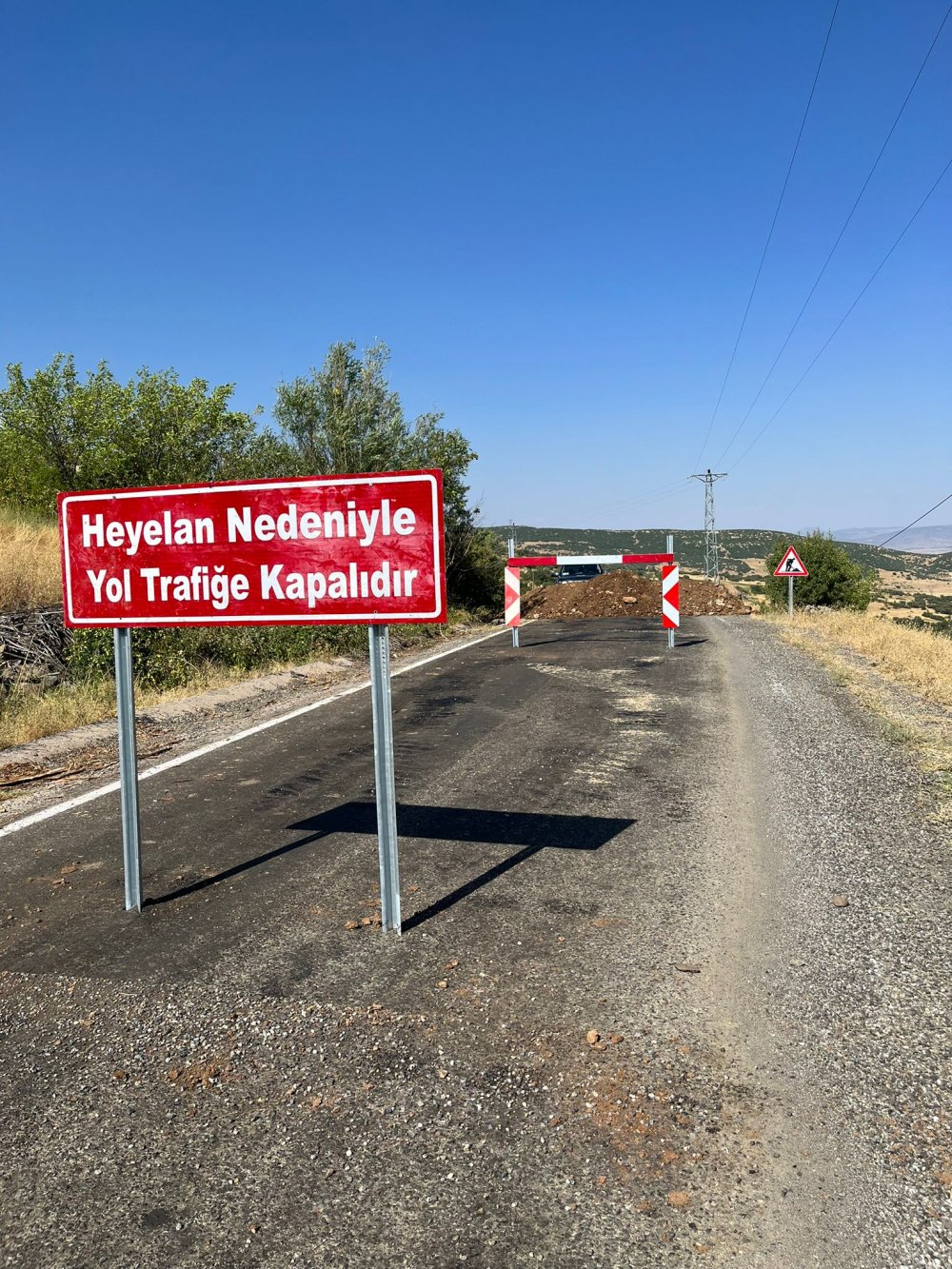 HEYELAN NEDENİYLE ULAŞIMA KAPANDI