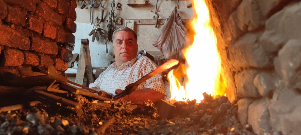 AZİM ENGEL TANIMIYOR