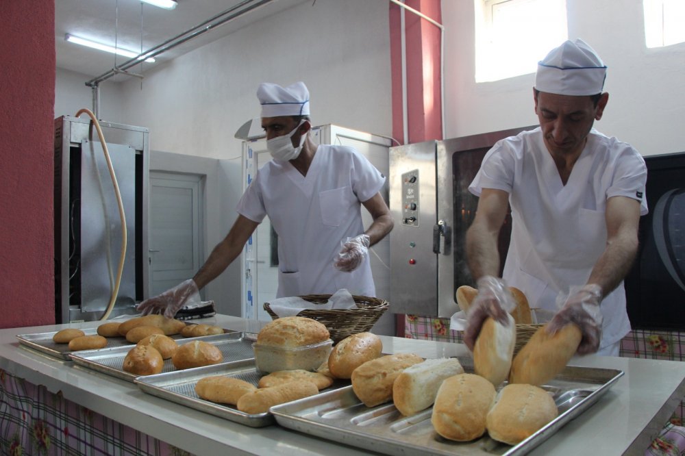 ÇÖLYAK HASTALARI İÇİN GLUTENSİZ` EKMEK ÜRETİYORLAR