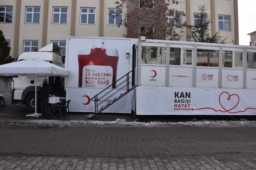 DEPREMZEDELER İÇİN KAN BAĞIŞI ÇAĞRISI