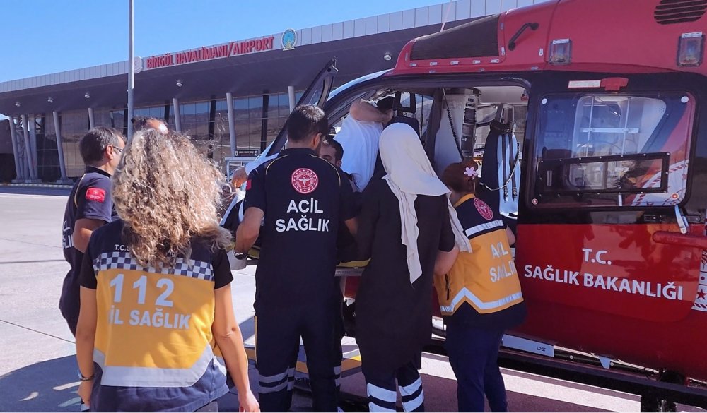 AMBULANS HELİKOPTER YAŞLI ADAM İÇİN HAVALANDI