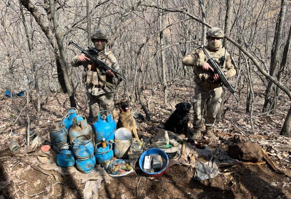 PKK`YA AİT SIĞINAK İMHA EDİLDİ