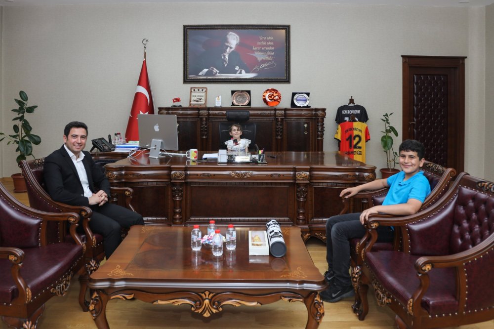 `MİNİK KAYMAKAM ADAYI`NI MAKAMINDA AĞIRLADI