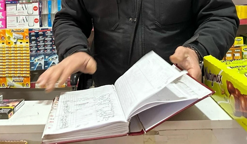 HAYIR SEVER İŞ İNSANI BORÇ DEFTERLERİNİ SIFIRLADI