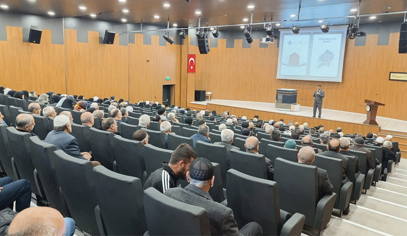 KUTSAL TOPRAKLARA GİDECEK HACI ADAYLARINA SEMİNER DÜZENLENDİ
