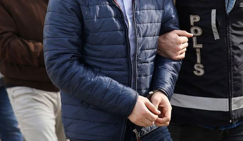 ÇEŞİTLİ SUÇLARDAN ARANAN 4 KİŞİ YAKALANDI