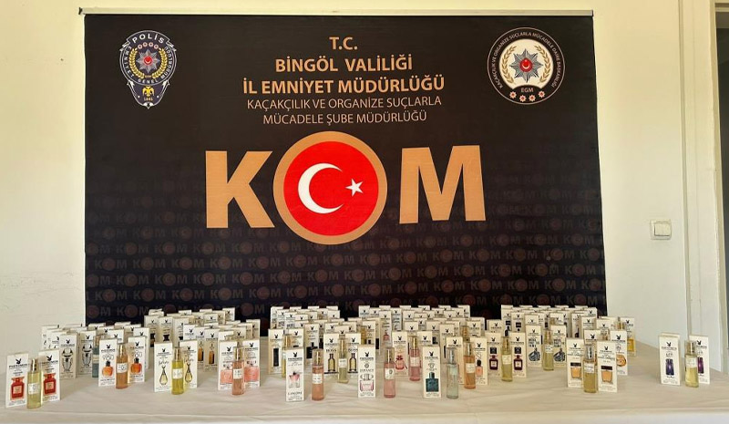 BİNGÖL`DE KAÇAK PARFÜM ELE GEÇİRİLDİ
