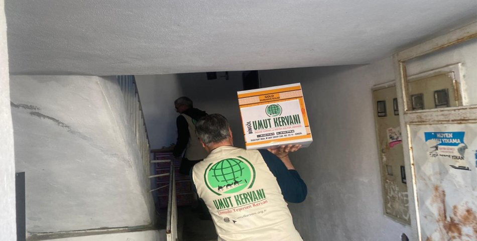 UMUT KERVANIN`DAN 512 AİLE YARDIM