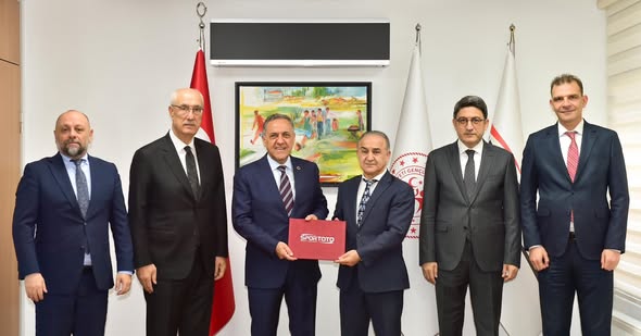 750 KİŞİLİK KAPALI SPOR SALONU İÇİN PROTOKOL İMZALANDI