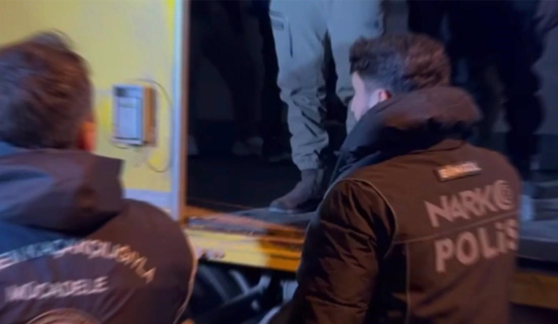 12 DÜZENSİZ GÖÇMEN YAKALANDI