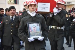 GÖZYAŞLARI ARASINDA TOPRAĞA VERİLDİ