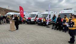 BİNGÖL`E 5 YENİ AMBULANS VE 2 UMKE ARAÇI