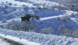 KÖY YOLLARINDA ÇALIŞMALAR SÜRÜYOR