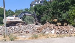 BİNGÖL`DE METRUK BİNALAR BİR BİR YIKILIYOR